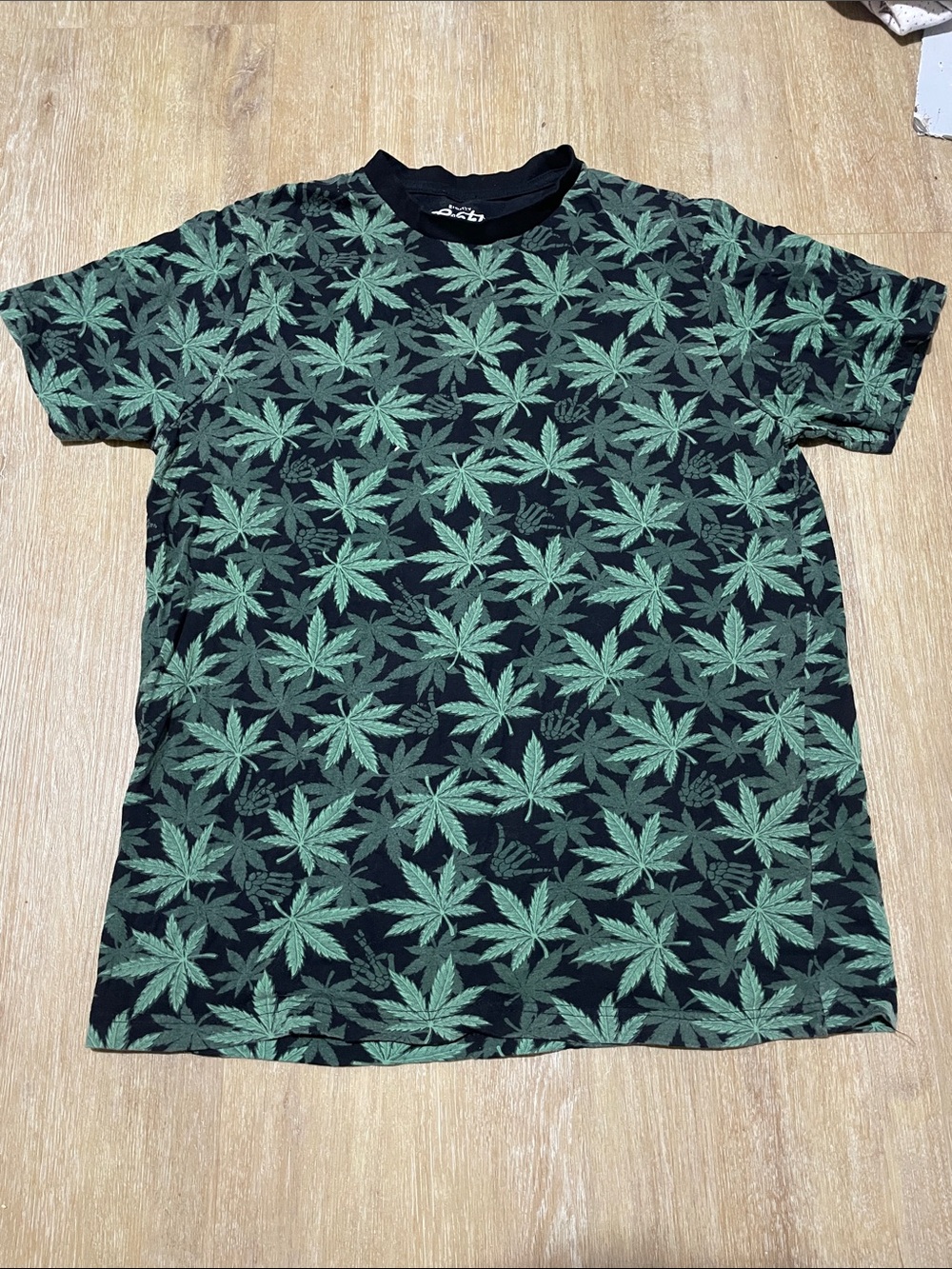 Eighty Eight Black T-Shirt with Green Leaf Print 100% cotton LARGE